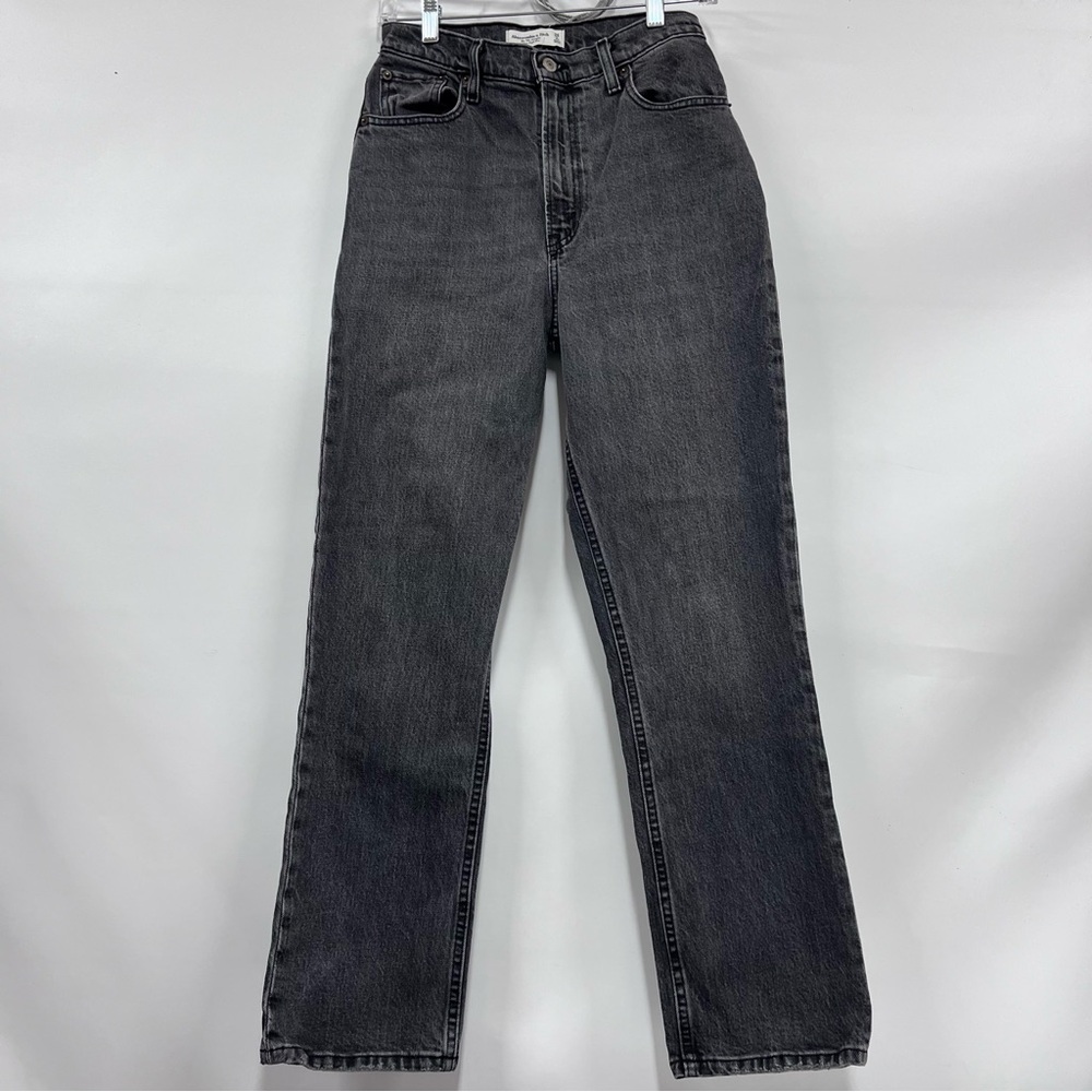 Abercrombie & Fitch The 90’s straight Ultra High Rise Jeans 26/2s curve love